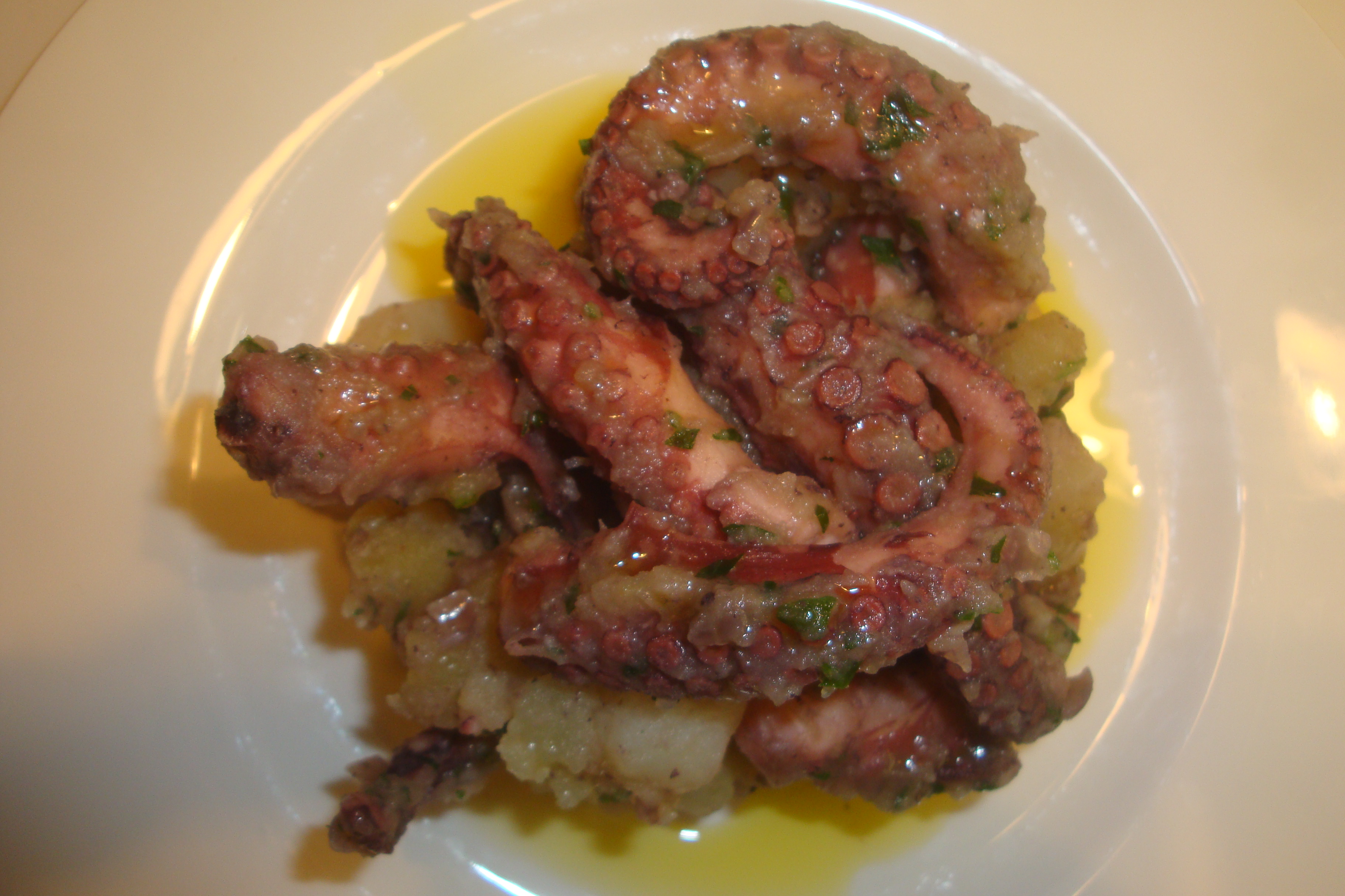 OCTOPUS CALABRIAN-STYLE WITH POTATOES OF SILA PGI AND RED ONION OF TROPEA PGI